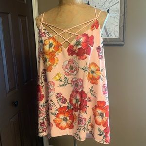 NWT! Floral top
